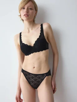 AMOURETTE