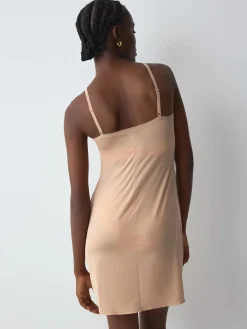 BODY MAKE-UP
