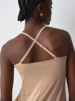 BODY MAKE-UP