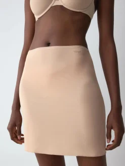BODY MAKE-UP