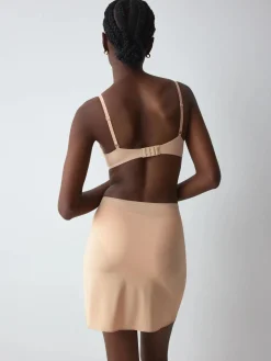 BODY MAKE-UP
