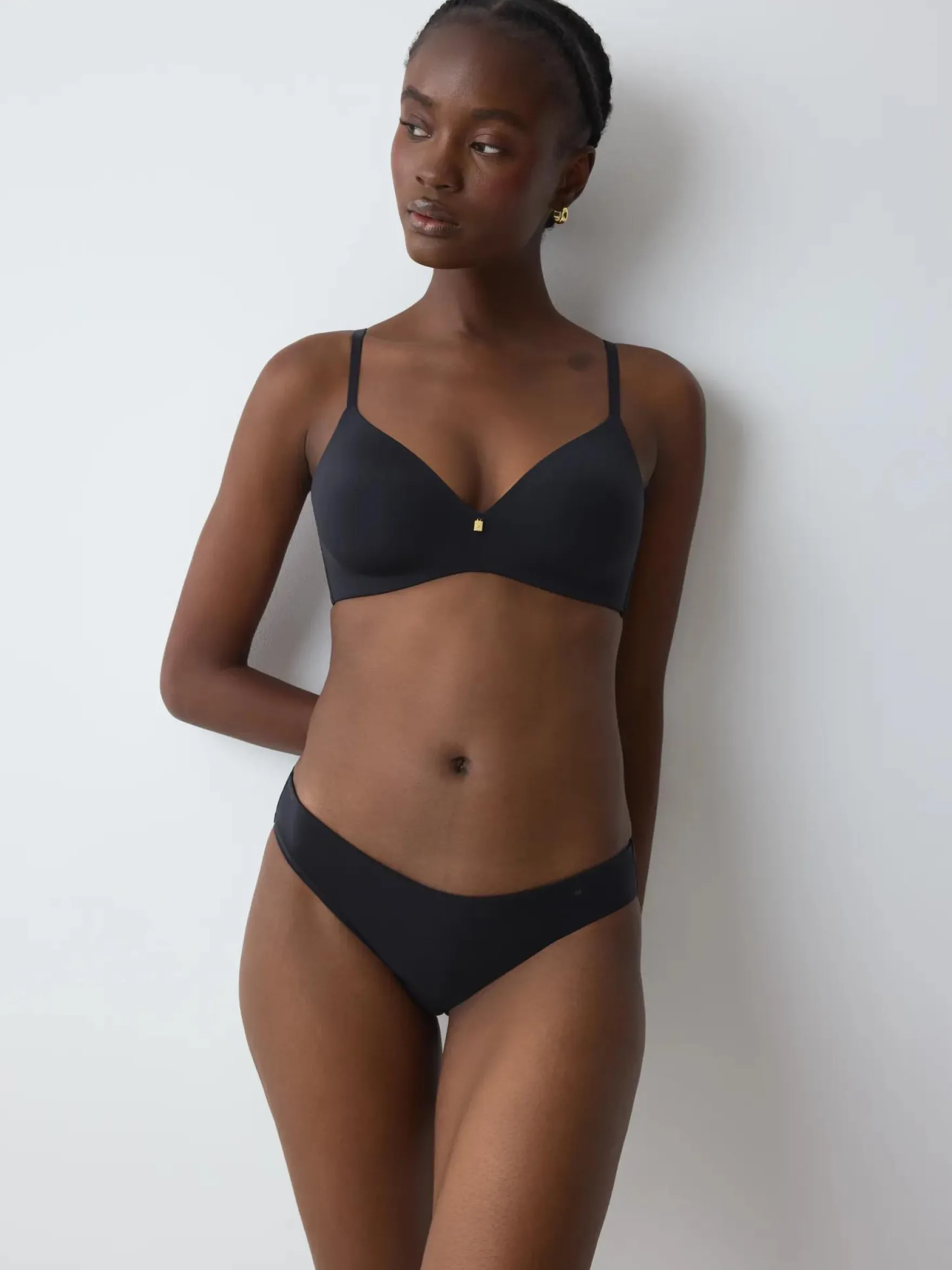 BODY MAKE-UP ESSENTIALS