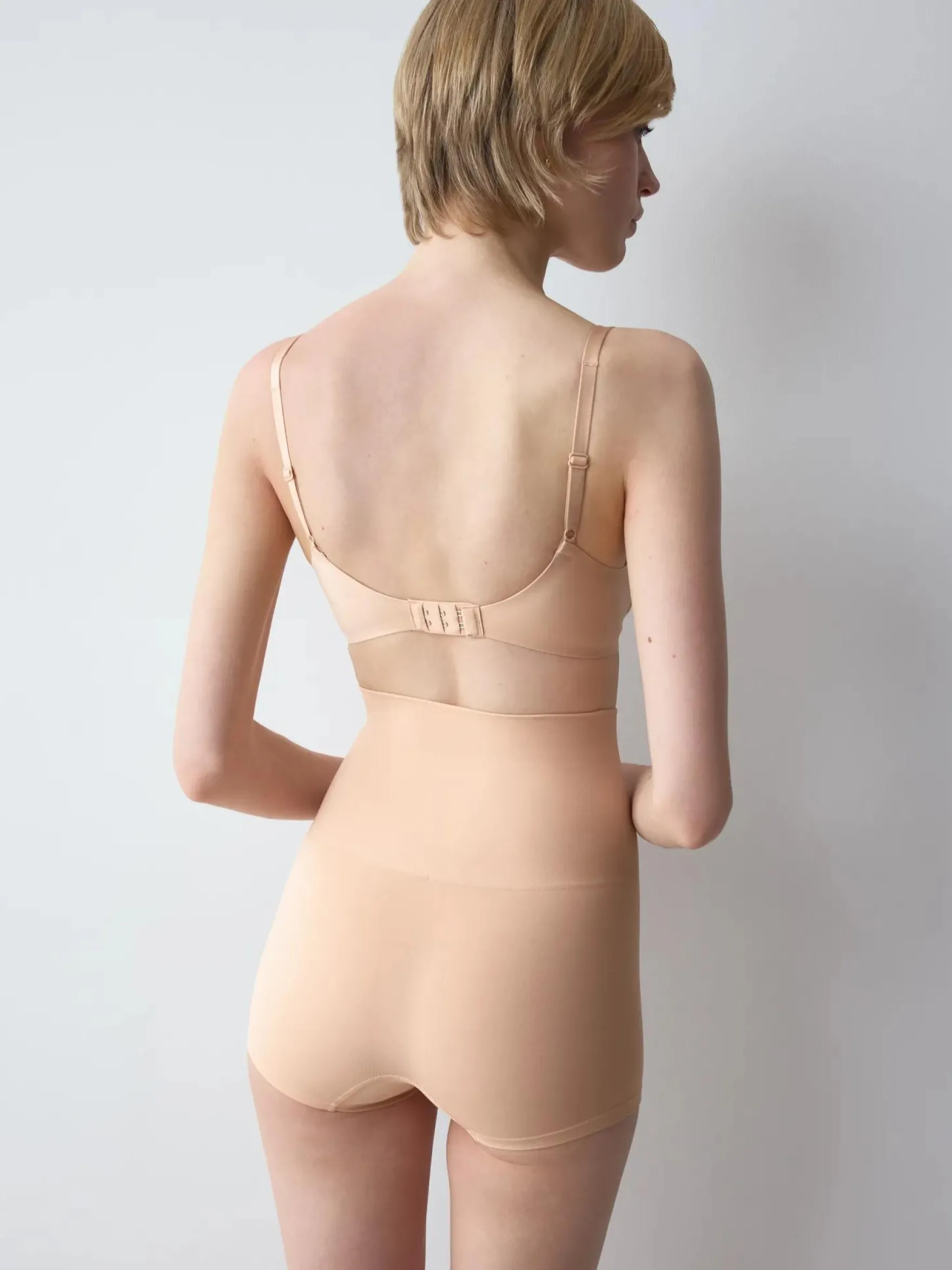 BODY MAKE-UP SOFT TOUCH