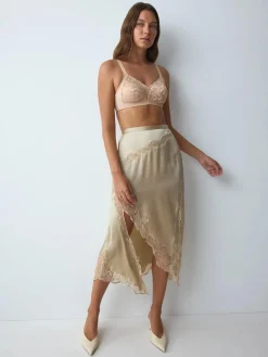 DELICATE DOREEN