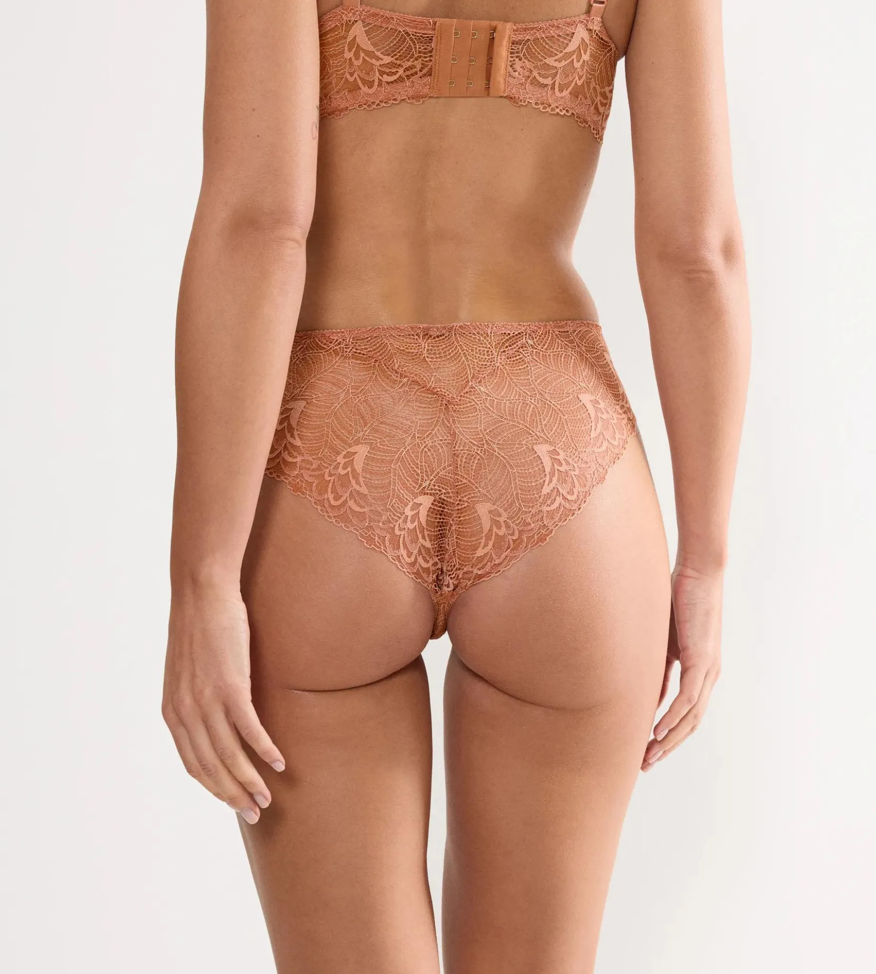 LIGHT PAONETTE