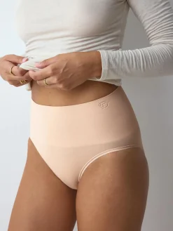 TRIUMPH SOFT SCULPT