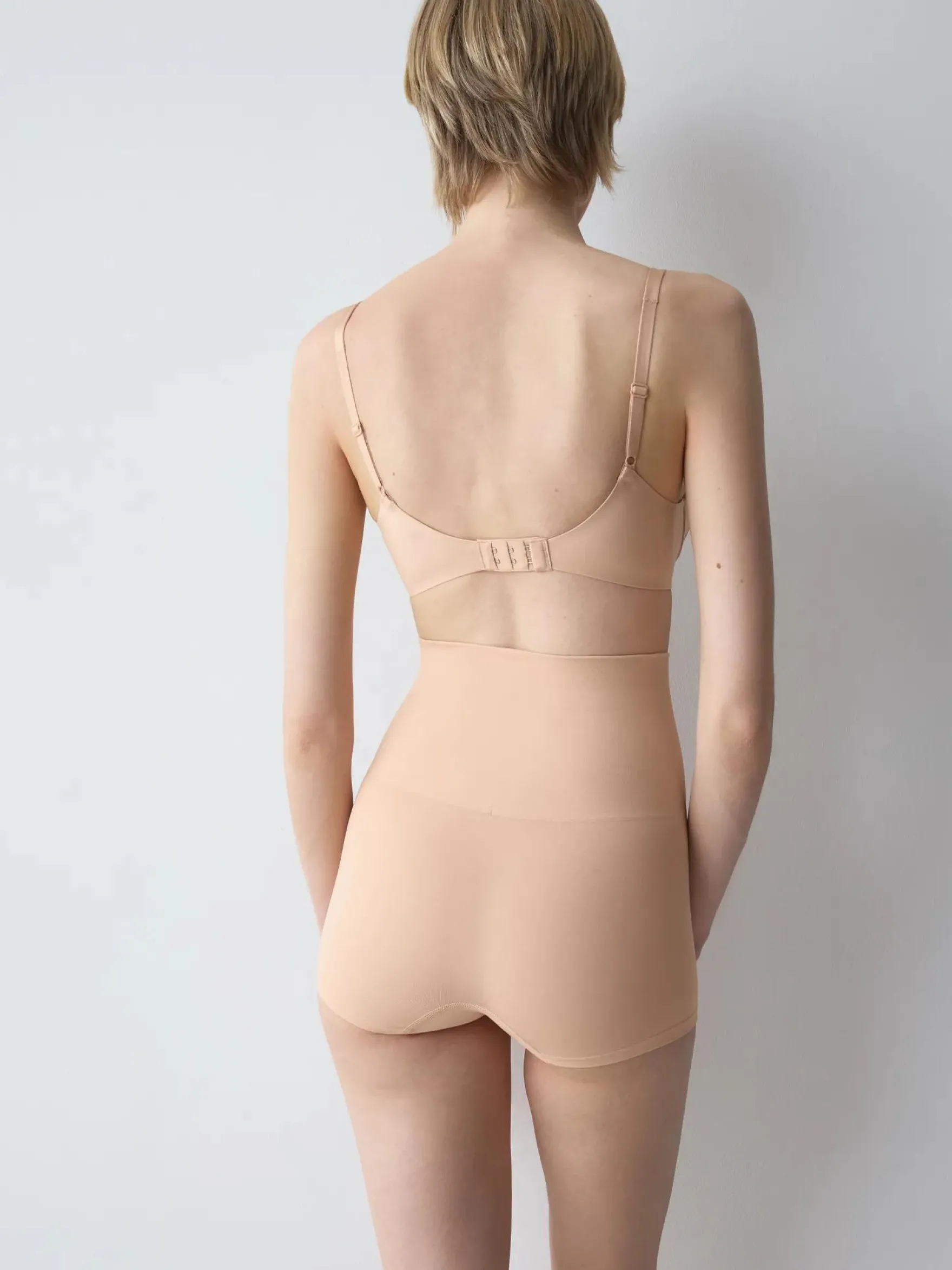 TRIUMPH SOFT SCULPT